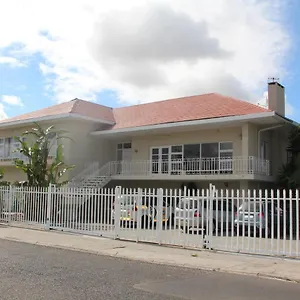 Fomo Guest house Bellville